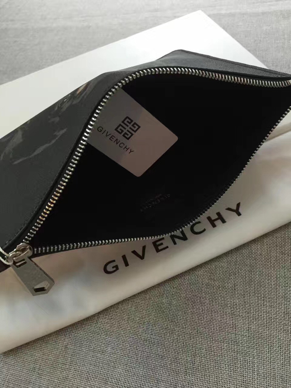 17/18AW GIVENCHY ジバンシィスーパーコピー キー付きバックパック GIVENCHY リュック